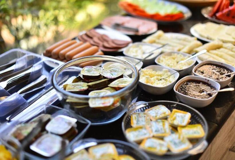 تختخواب و صبحانه Paliashvili