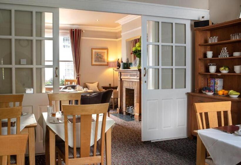 تختخواب و صبحانه The Abbey Town House   Cheltenham