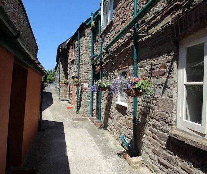 مبيت وإفطار The Beacons Guest House