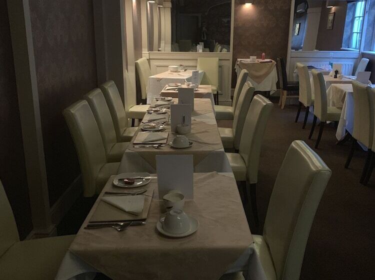 تختخواب و صبحانه The Carlton