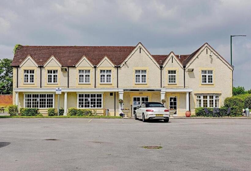 تختخواب و صبحانه The Gables Hotel, Birmingham Airport