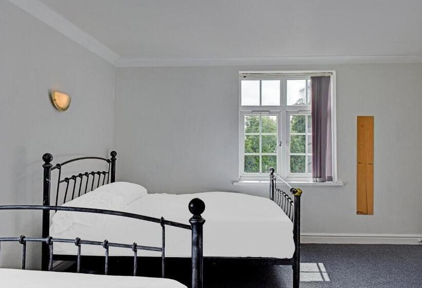 تختخواب و صبحانه The Gables Hotel, Birmingham Airport
