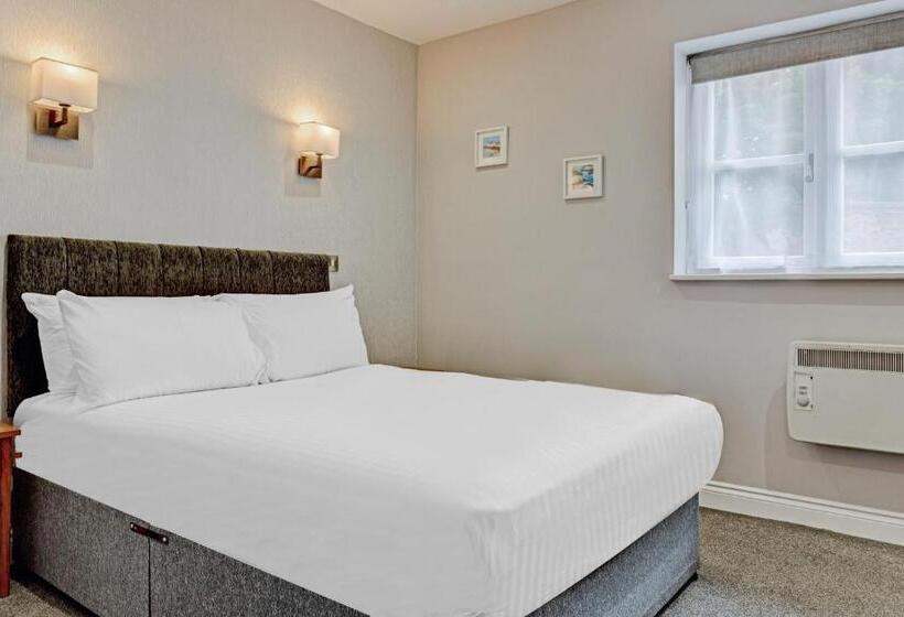 تختخواب و صبحانه The Gables Hotel, Birmingham Airport
