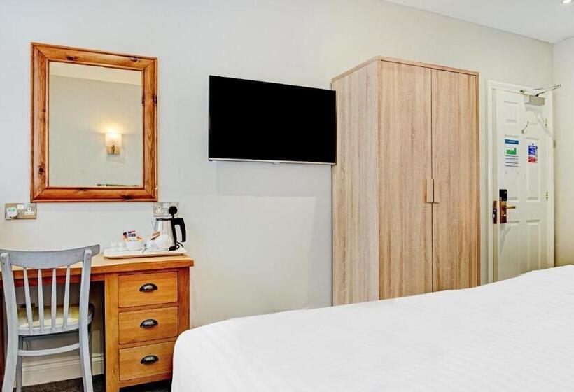 تختخواب و صبحانه The Gables Hotel, Birmingham Airport