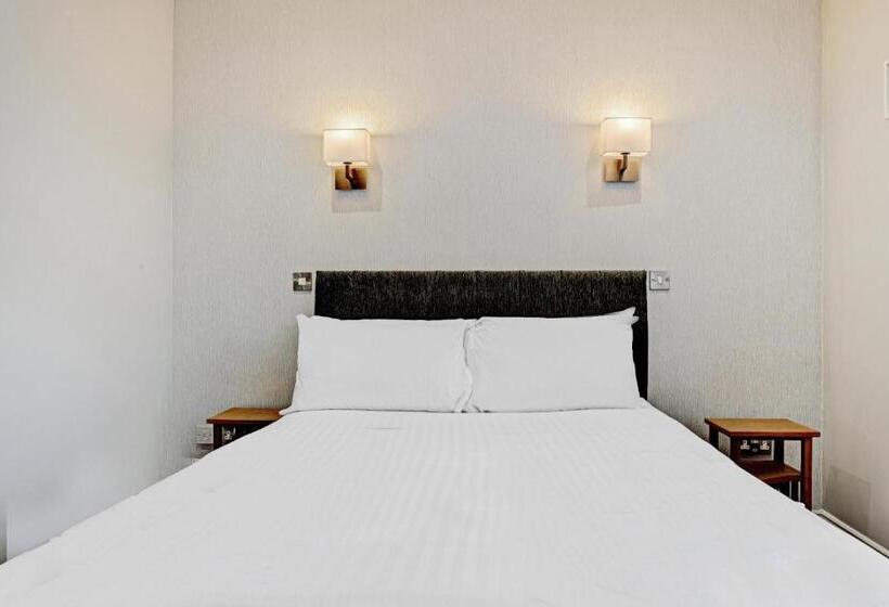 تختخواب و صبحانه The Gables Hotel, Birmingham Airport