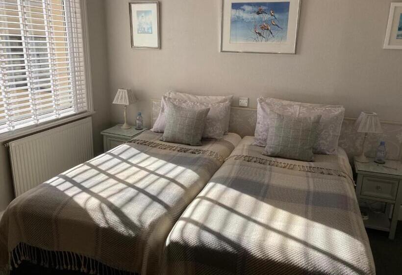 تختخواب و صبحانه The Norwood Guest House