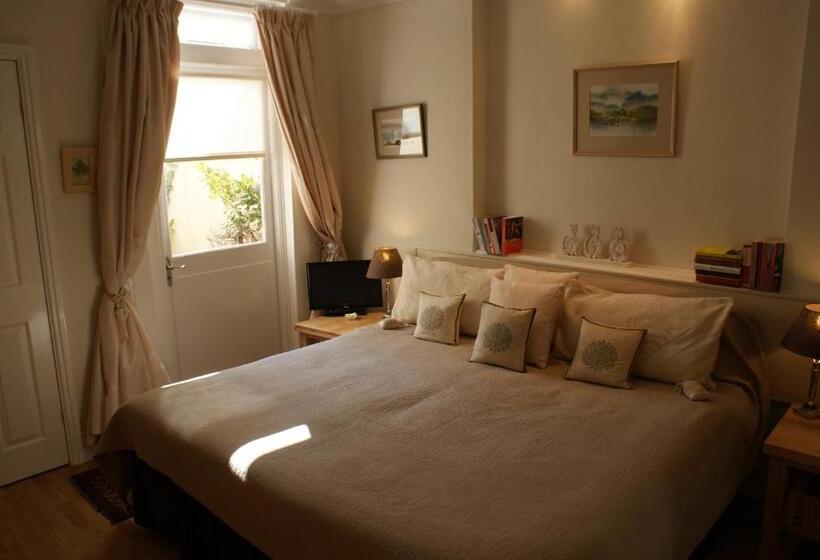 تختخواب و صبحانه The Norwood Guest House