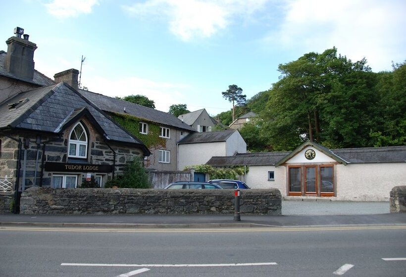 住宿加早餐  Tudor Lodge