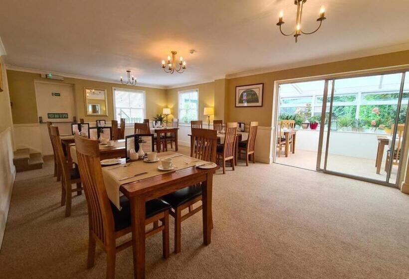 Bed and Breakfast Watermead House