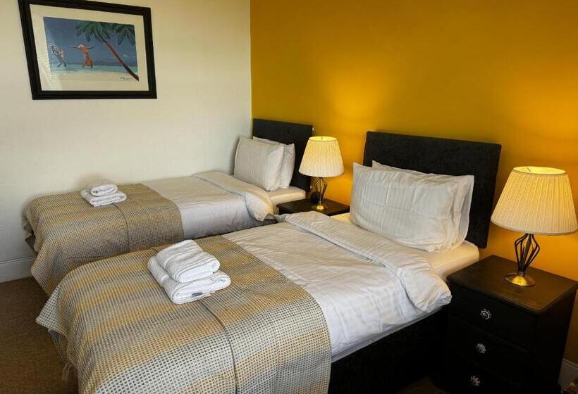 Bed and Breakfast Watermead House