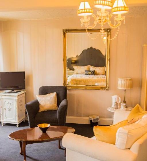 فندق Aylestone Court