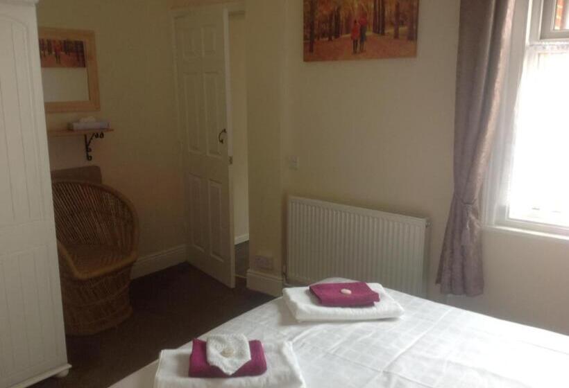 فندق Cleasewood Guest House