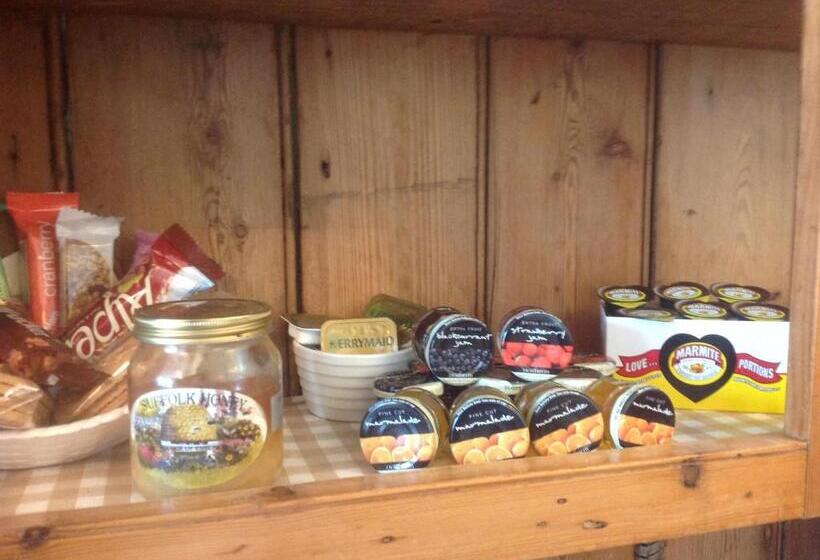 فندق Cleasewood Guest House