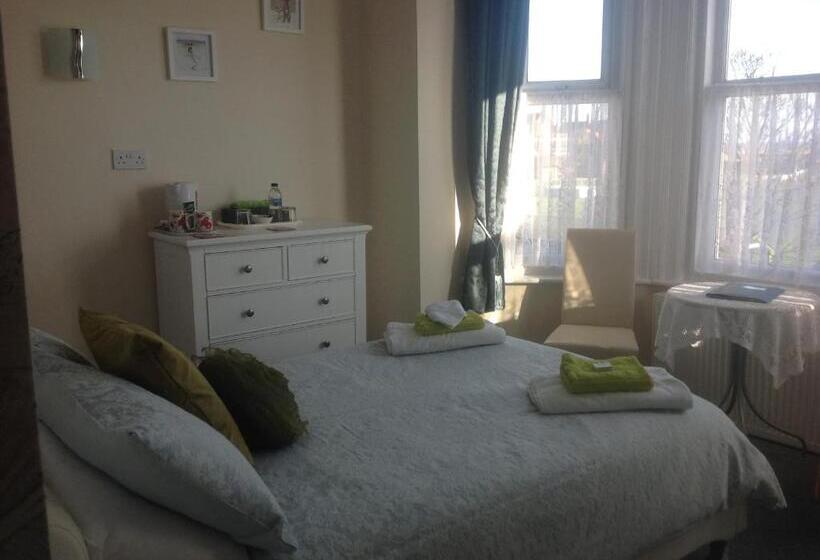 فندق Cleasewood Guest House