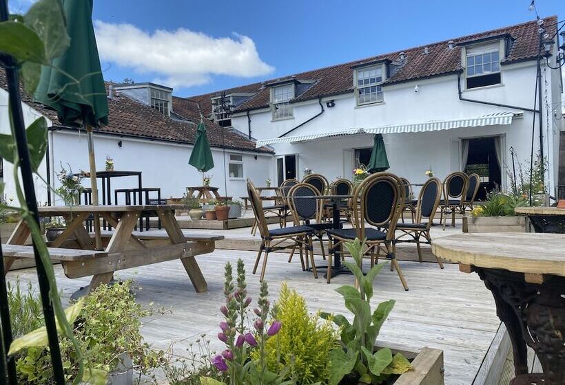 هتل Full Moon Inn Rudge