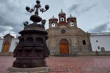 هتل La Merced Plaza Hospedaje