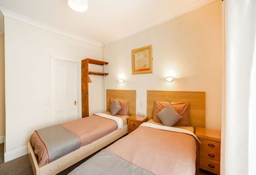 فندق Station Road Inn