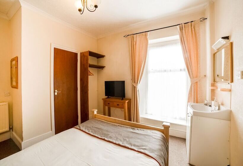 فندق Station Road Inn