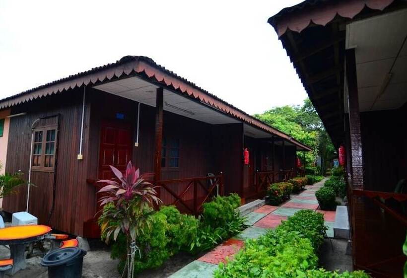 هتل Purnama Beach Resort