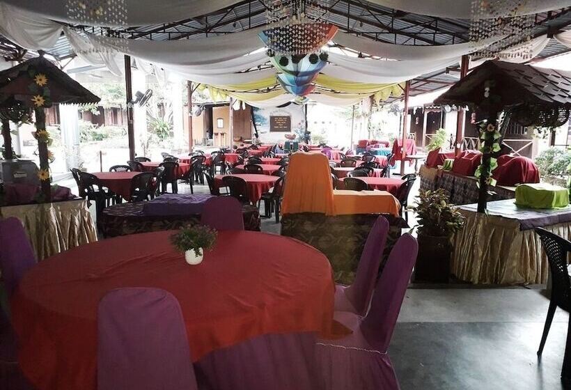 هتل Purnama Beach Resort