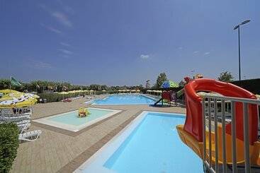 هتل Residence Villaggio Tiglio