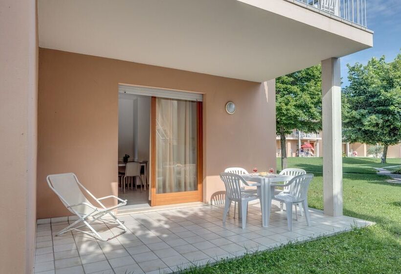 Fotos del hotel Residence Villaggio Tiglio:  12