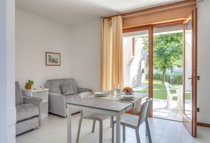 Fotos del hotel Residence Villaggio Tiglio:  13