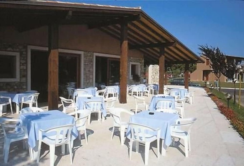 Fotos del hotel Residence Villaggio Tiglio:  19