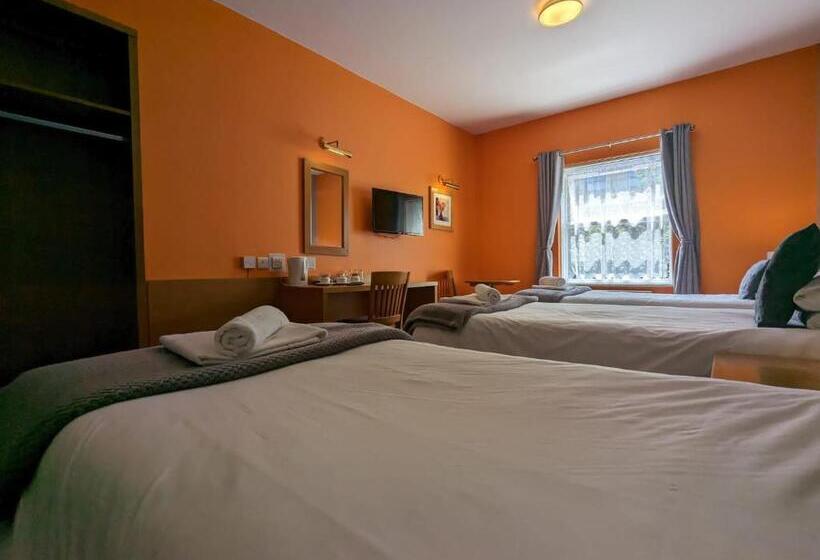 בית מלון כפרי The Earl Of Derby