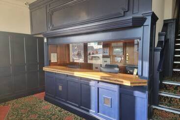 هتل The Royal Oak