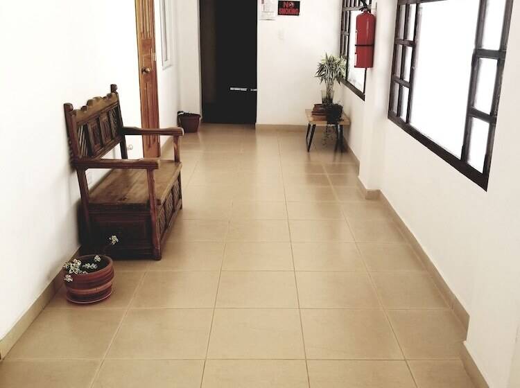 هاستل Heritage Inn