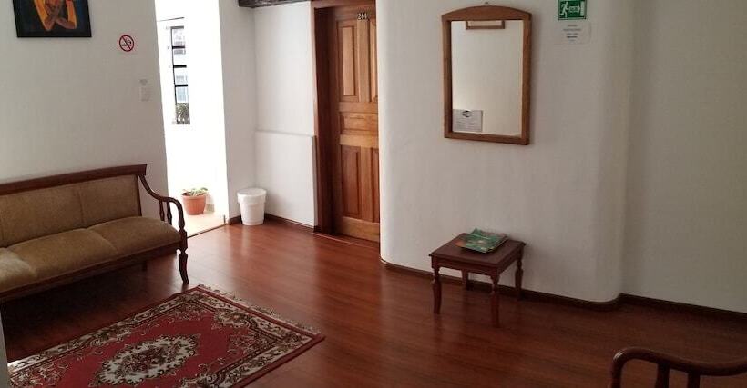 هاستل Heritage Inn