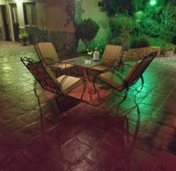 هاستل Hostal Rustyk