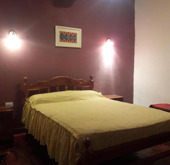 هاستل Hostal Rustyk