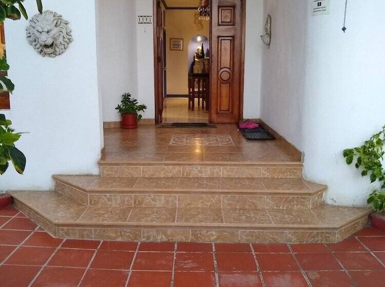 تختخواب و صبحانه Drake Inn