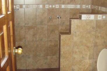 تختخواب و صبحانه Hostal Limoncocha