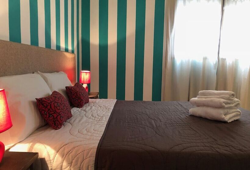 Defensa 821 Bed & Breakfast