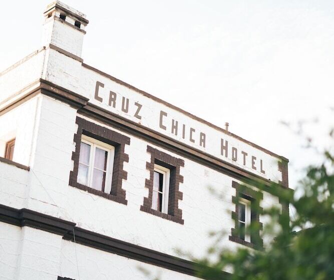 هتل Hostal Cruz Chica