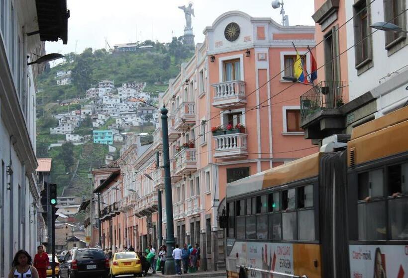 هتل Hostal Yumbo Imperial