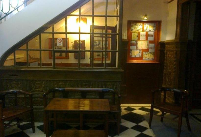 ホテル Plaza Tres Arroyos