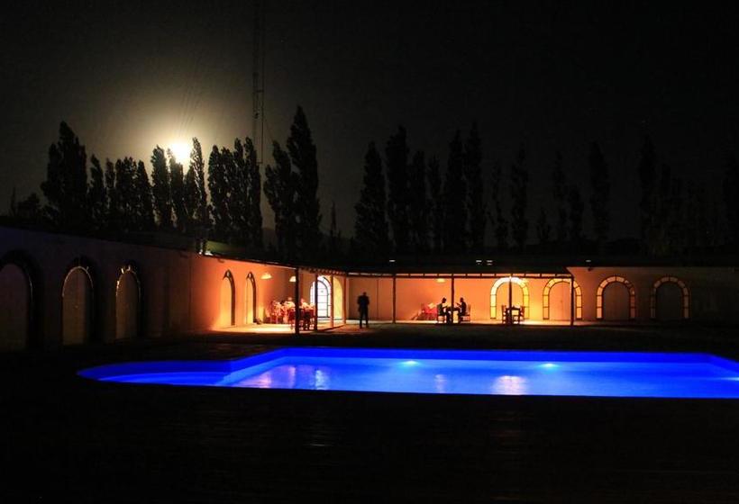 استراحتگاه La Vicuñita Hotel & Cabañas