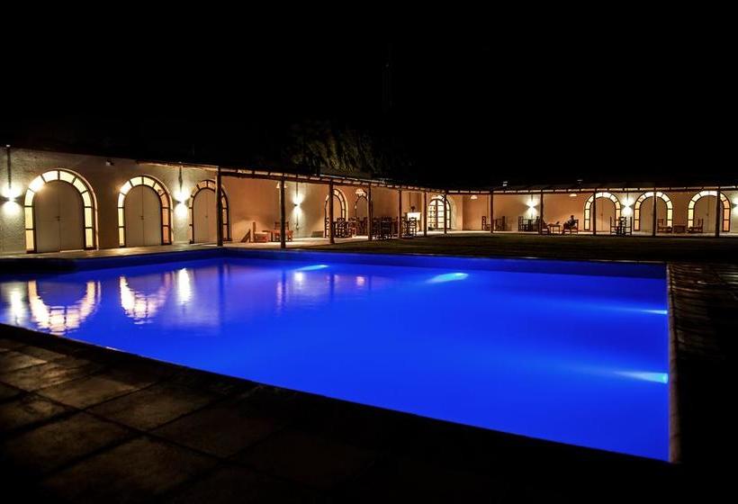 منتجع La Vicuñita Hotel & Cabañas