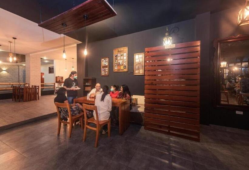 هاستل Galapagos Native