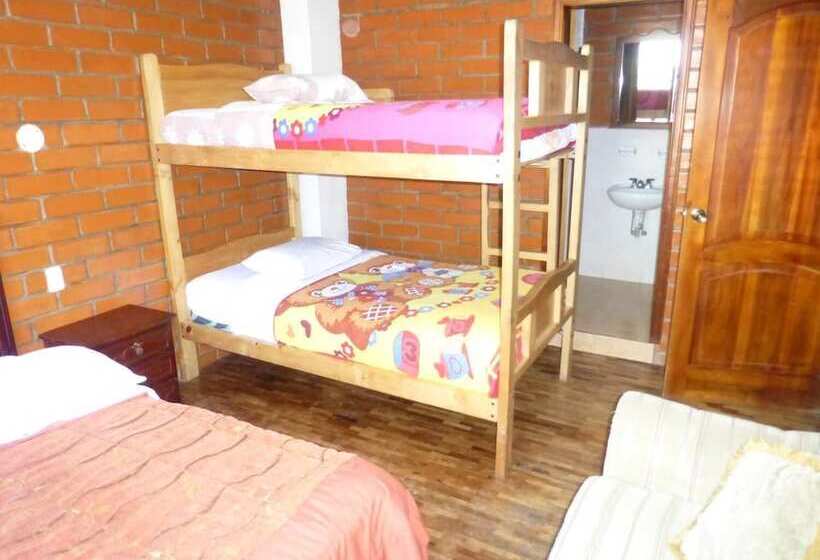 هاستل Hostal Nomada