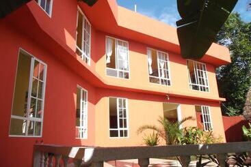 هاستل Hostal Tena ñaui