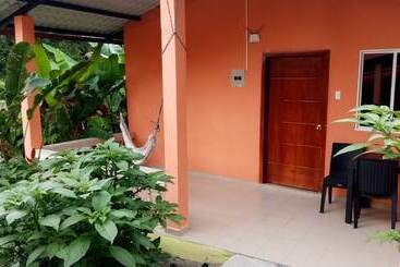 هاستل Hostal Tena ñaui