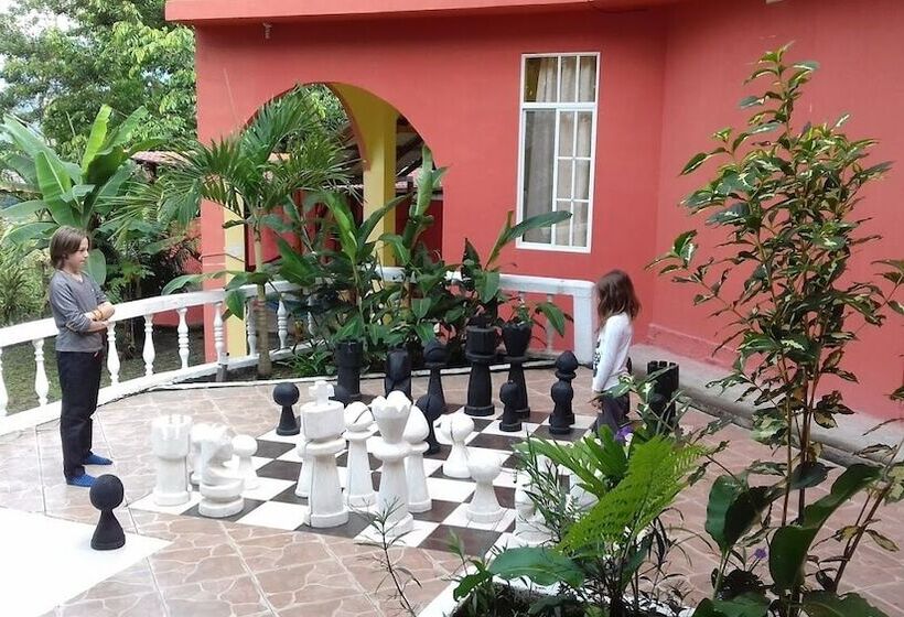 هاستل Hostal Tena ñaui