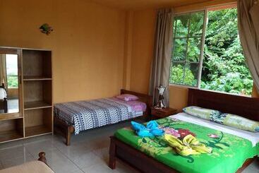 هاستل Hostal Tena ñaui