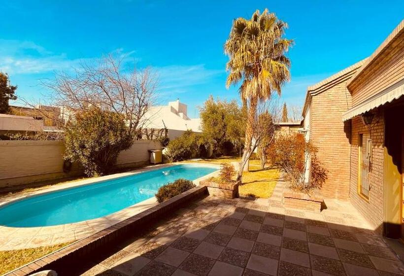 تختخواب و صبحانه Blue Sky Mendoza