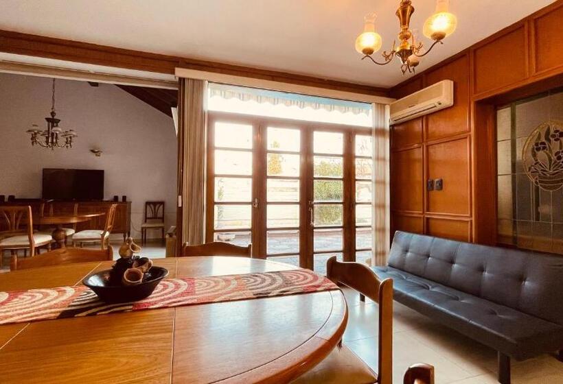 تختخواب و صبحانه Blue Sky Mendoza